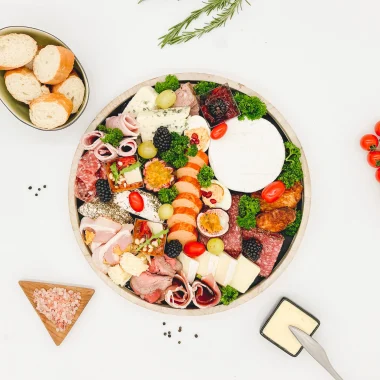 Kaas en charcuterieschotel